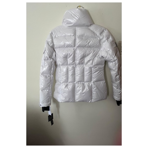 SAM. NWT Iconic Freestyle Down Jacket color Snow size large
SAM. - Picture 4 of 9